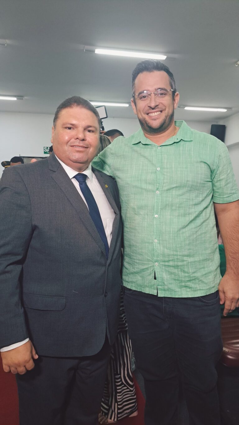 prefeito-dr-erikson-fenelon-participa-da-posse-da-nova-diretoria-da-appm-3-scaled