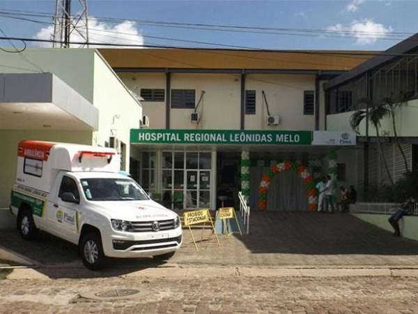 full_Hospital_Regional_Leônidas_Melo__em_Barras